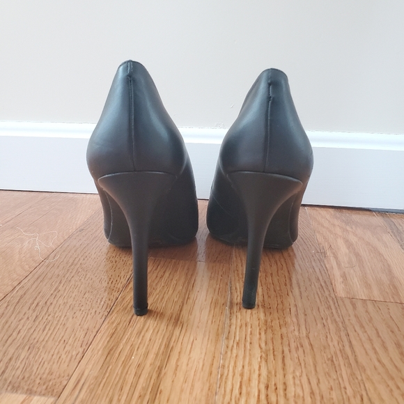 Black Jessica Simpson heels - Picture 2 of 4